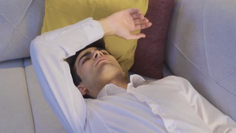el hombre devastado, fracasado e impotente.