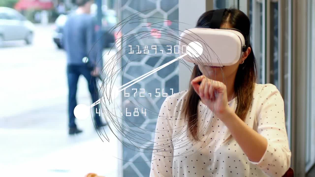 vr 헤드 ⁇ 을 착용 한 사업가 여성 위에서 바뀌는 숫자와 함께 지구의 애니메이션