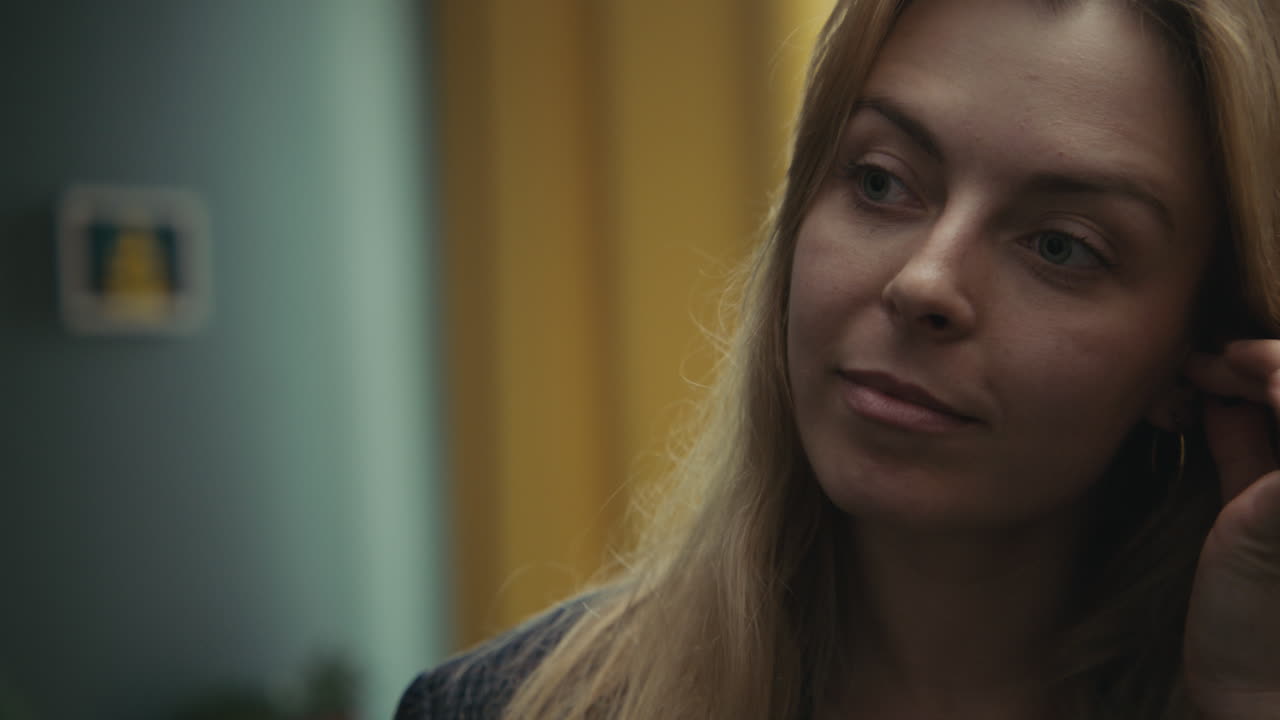 primer plano de una mujer.