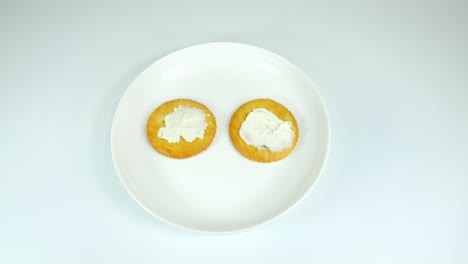 round crackers with herb cheese