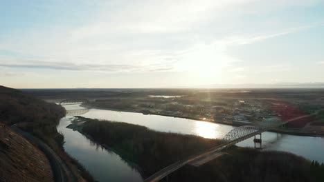 Drone-Vuela-Hacia-El-Puente-En-Nenana-Alaska