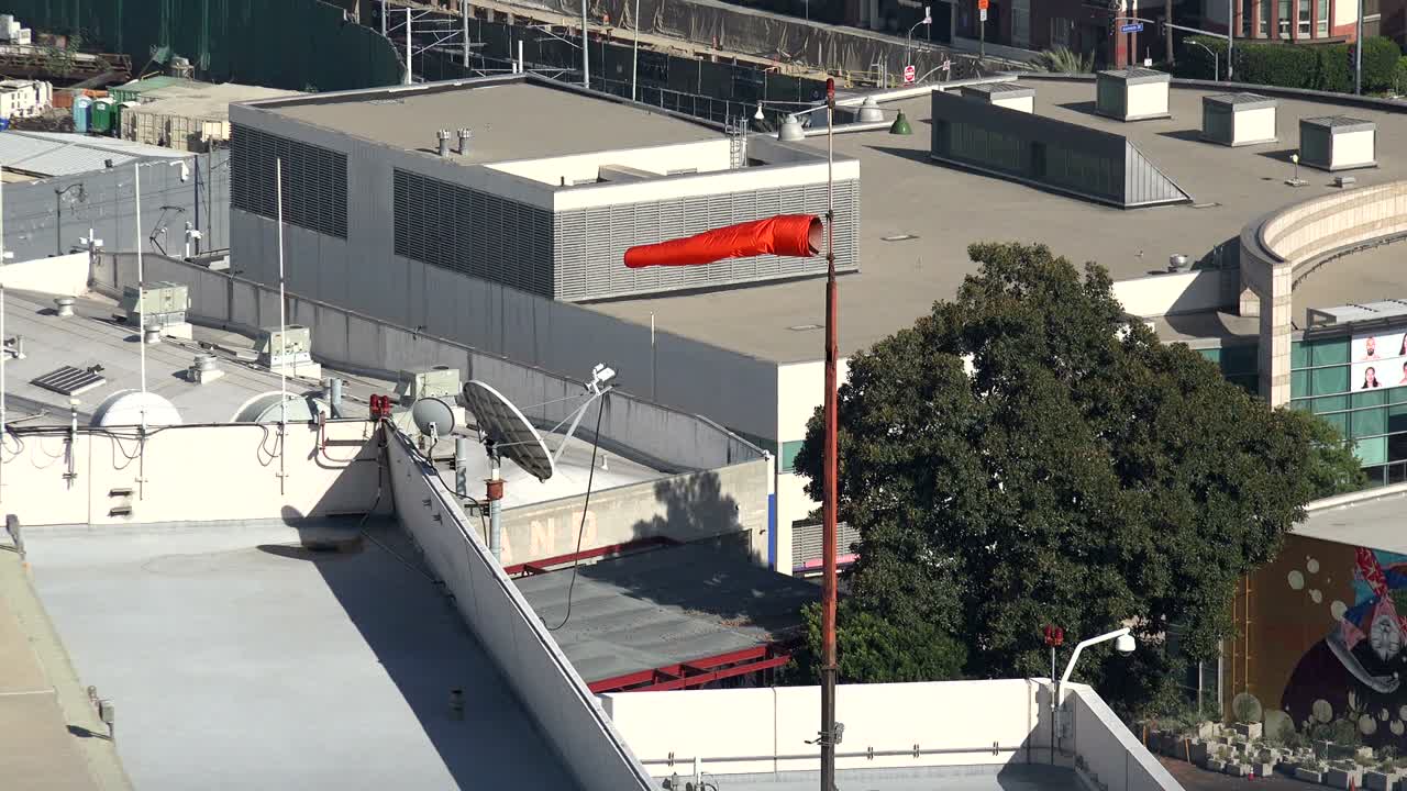 헬리터 기지 에서 바람 이 불고 있는 바람