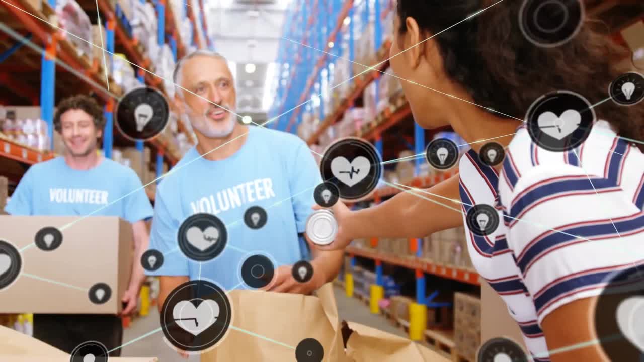 창고에서 일하는 다양한 자원봉사자들에 대한 아이콘과의 연결 네트워크의 활성화