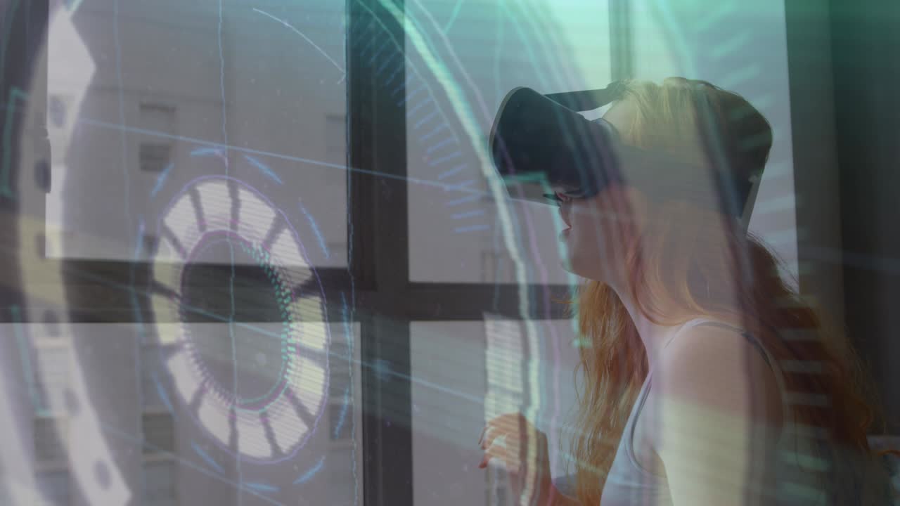 animación del escaneo del alcance y el procesamiento de datos sobre la mujer que usa auriculares vr