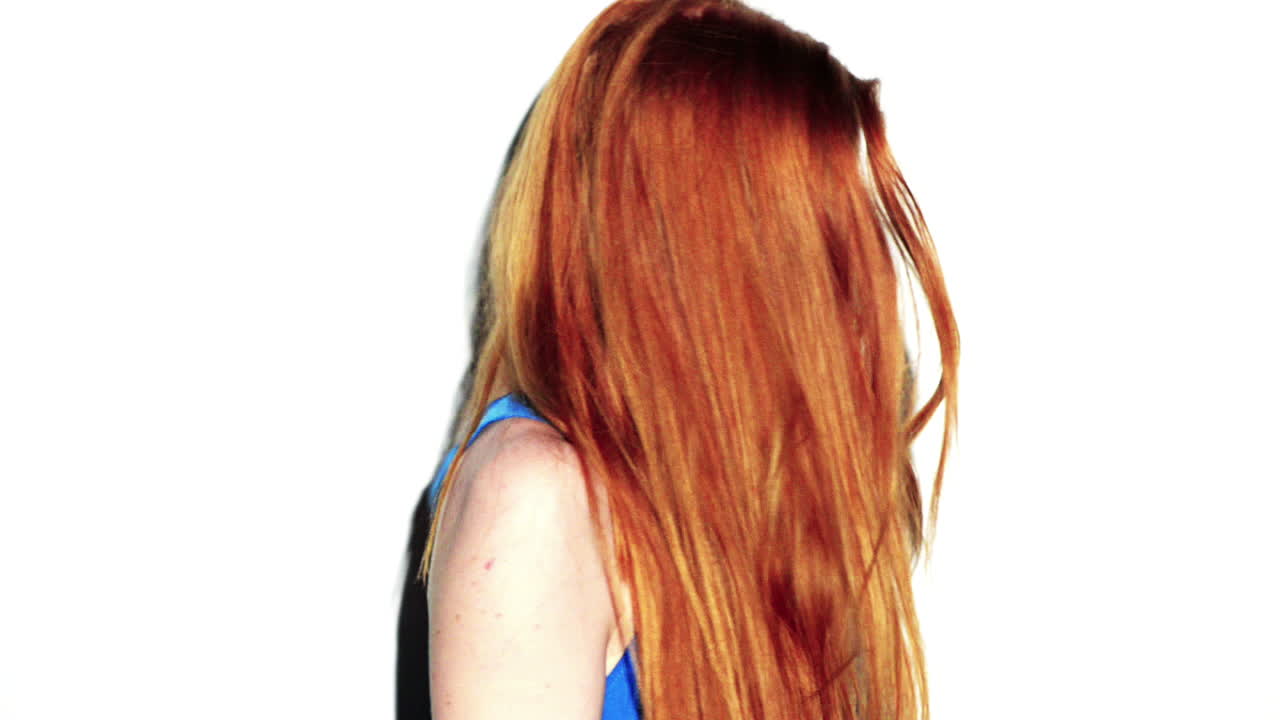 그녀의 행복은 전염성이 있습니다.