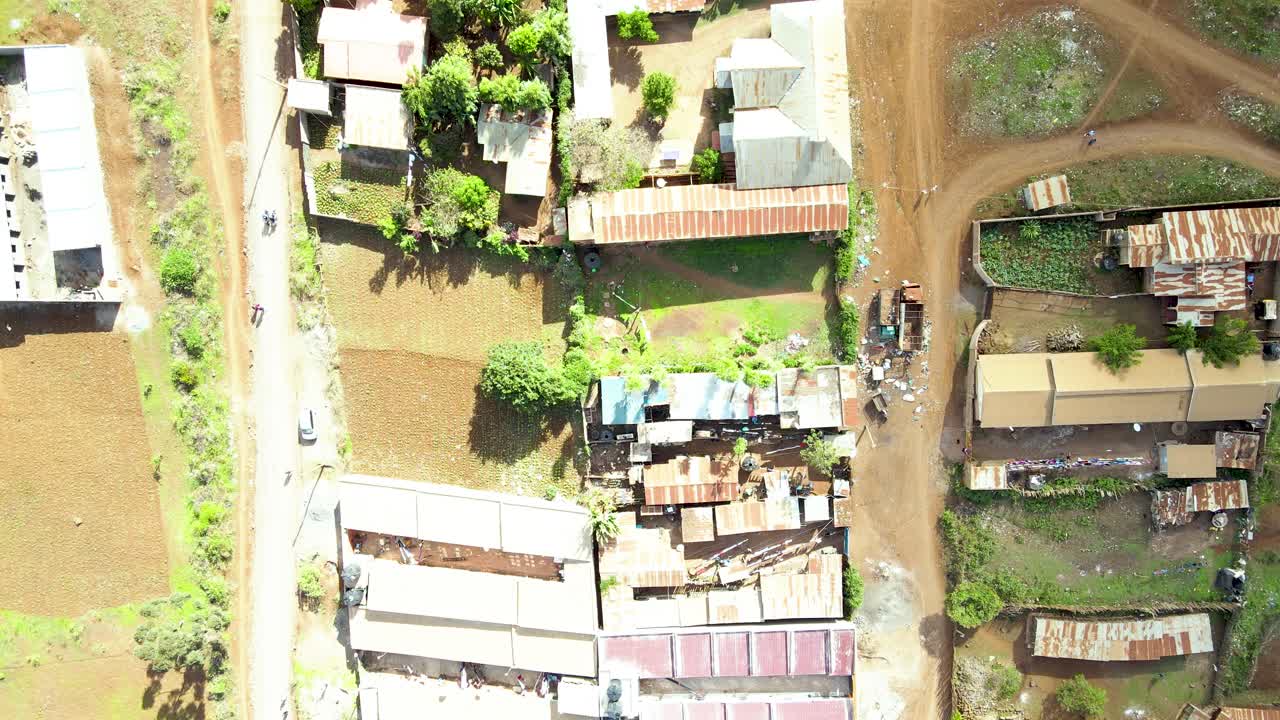 농촌 아프리카 정착지, 녹색 농업 농장, 케냐 주택, 가난한 정착 아프리카, 케냐의 농촌 주택