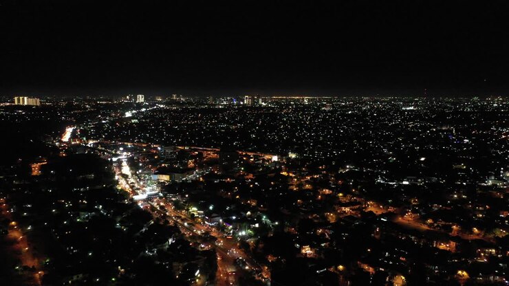 luces de la ciudad por la noche