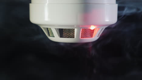 The-Smoke-Detector-Is-Triggered-By-A-Trickle-Of-Dum-The-Red-Indicator-Lights-Up-4k-Video