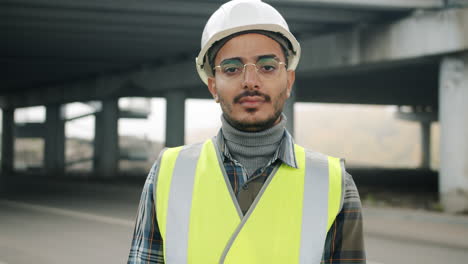 retrato de un trabajador de la construcción