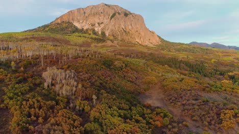 Espen-Drehen-Am-Kebler-Pass,-Colorado