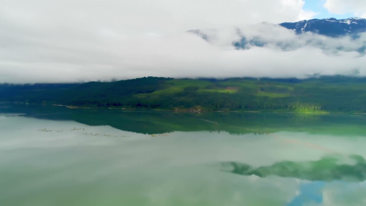 시골 에 있는 호수 4k