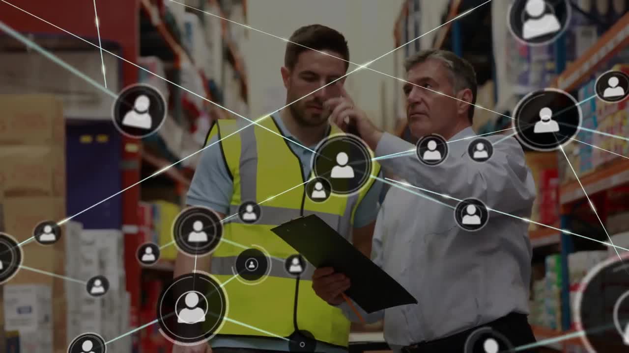 animación de la red de conexiones con iconos sobre diversos trabajadores en el almacén