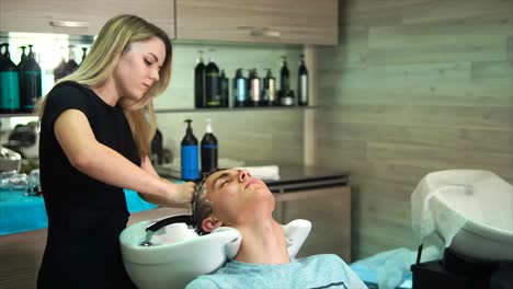 hair wash at a salon