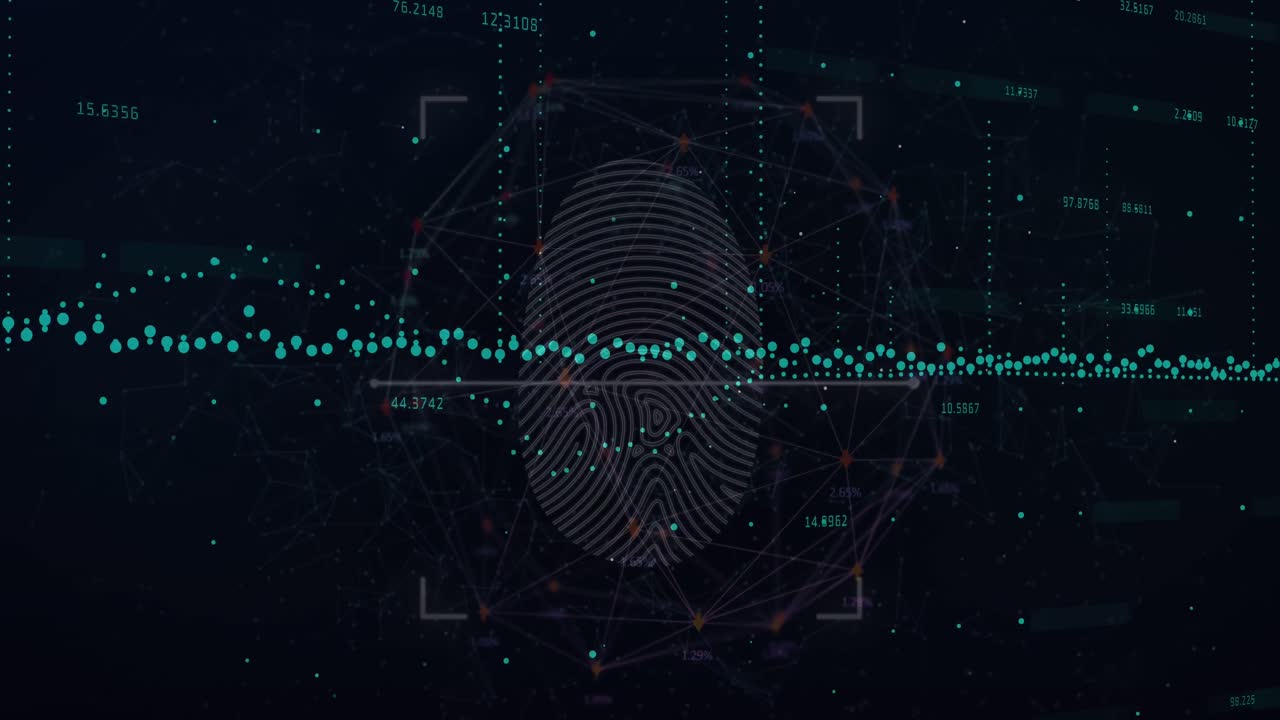 анимация вращающегося человеческого мозга с цифровым киберономиями, падающими на черное