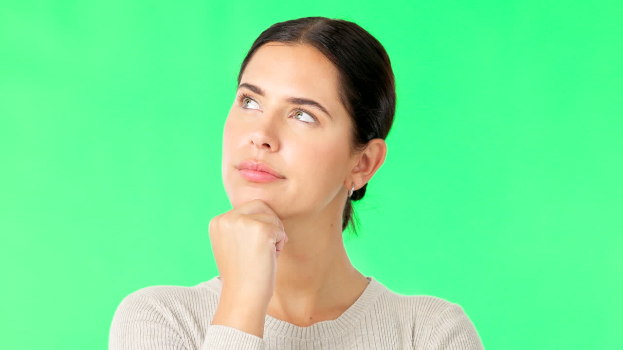 cara, idea y opción con una mujer en un verde