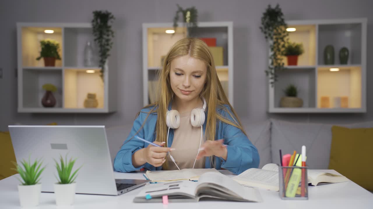 una estudiante loca.