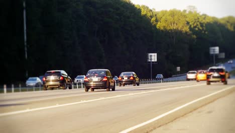 Toller-Blick-Auf-Eine-Etwas-Belebte-Autobahn