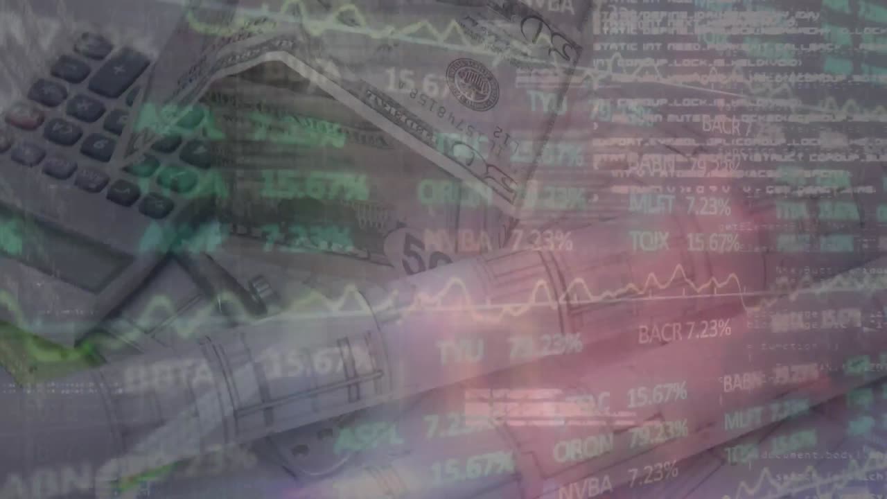 animación del procesamiento de datos financieros sobre billetes y planes.