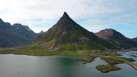 Fredvang-Brücken-Panorama-Lofoten-Inseln