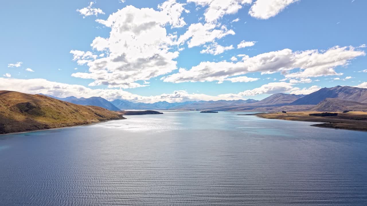 Tekapo Lake's blue waters and alpine views, ideal for starry skies