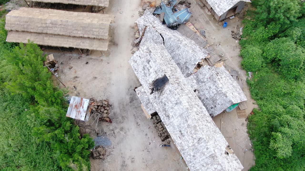 old village movie set simulando el sudeste asiático, en hong kong, vista aérea