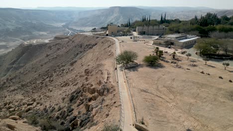 4K-High-resolution-drone-video-of-Ben-Gurion’s,-Tomb-National-Park,-Midreshet-Ben-Gurion,-Midreshet-Sde-Boker-BenGurion,-Grave-Site--Southern-Israel