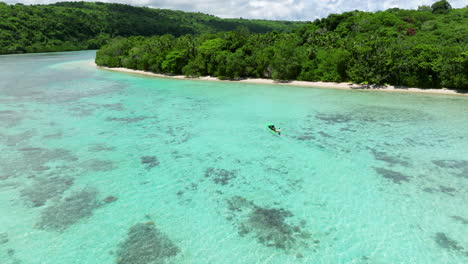 turismo en barco en las islas paradisíacas de moso en el norte de efate, vanuatu