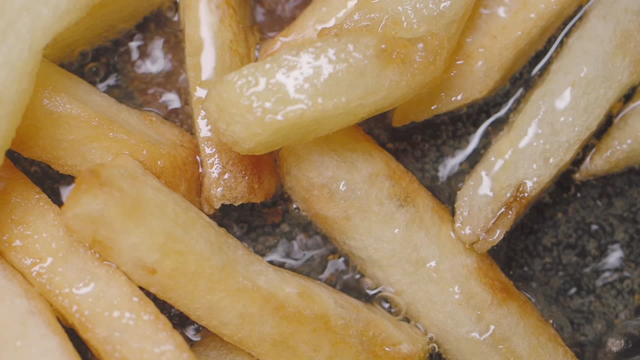 freír patatas fritas