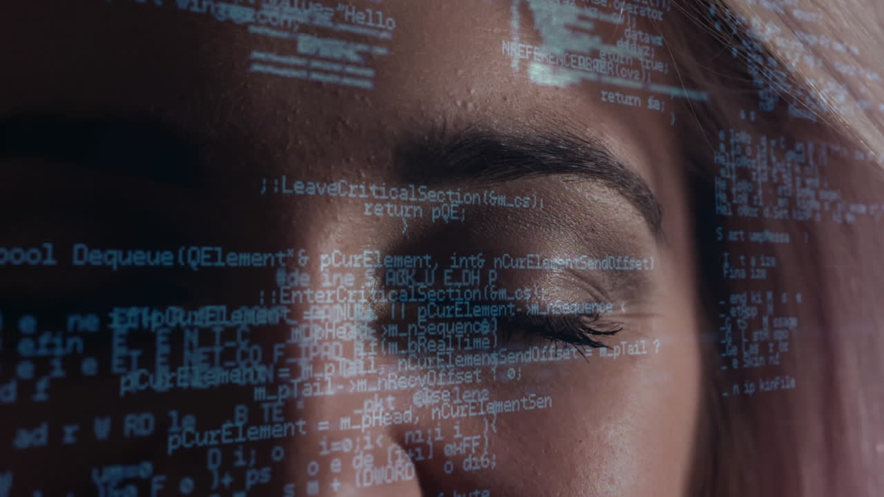 animación del procesamiento de datos sobre la mujer caucásica