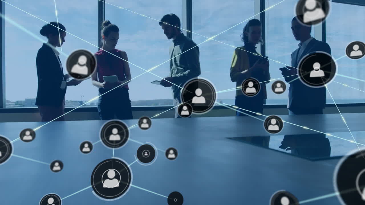 사무실의 다양한 사람들 위에 아이콘과 연결된 네트워크의 애니메이션