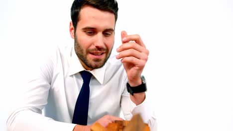 hombre de negocios jugando con bloques de construcción