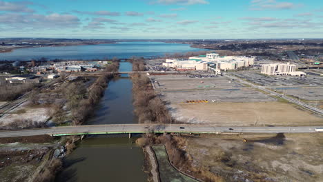 Syracuse-Nueva-York-Destiny-Mall-Antena-Y-Lago