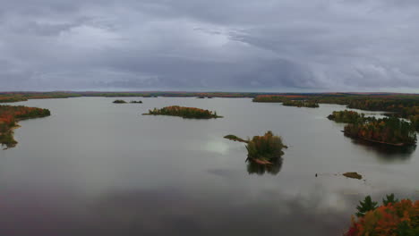 Fall-colors-on-islands-in-lake-in-northern-Michigan