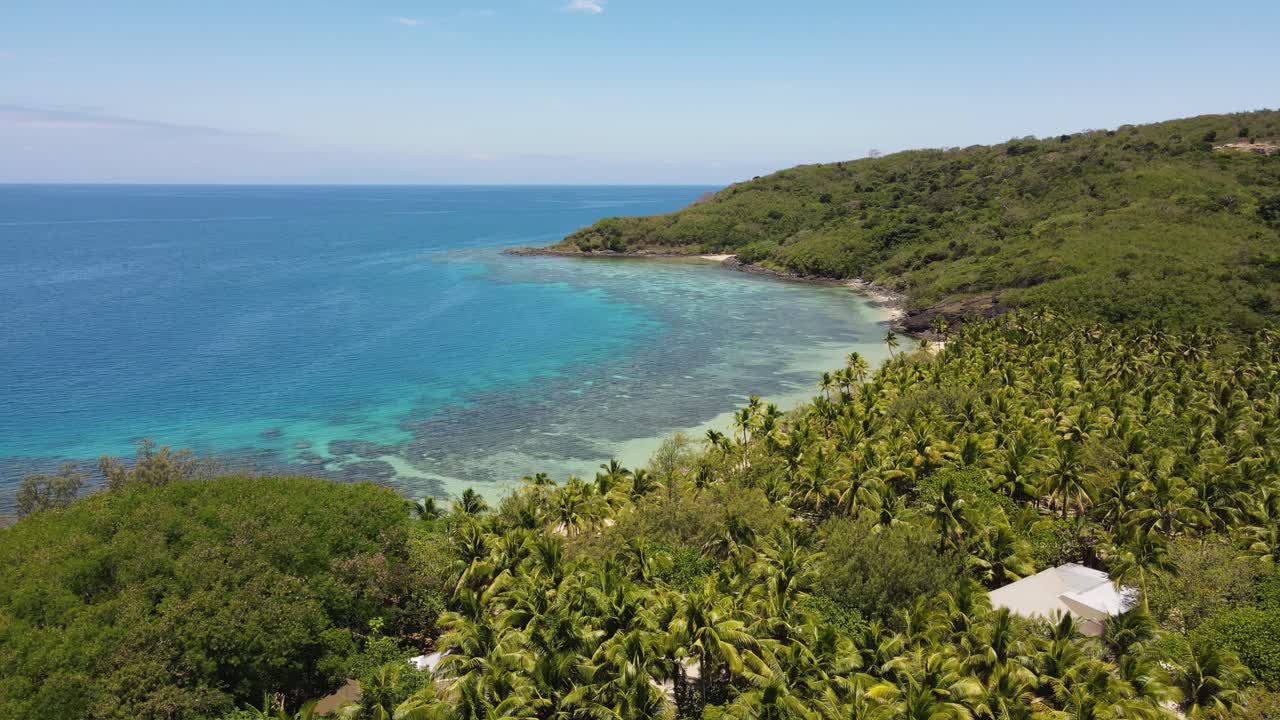 vista desde un avión no tripulado de la isla de drawaqa en fiji