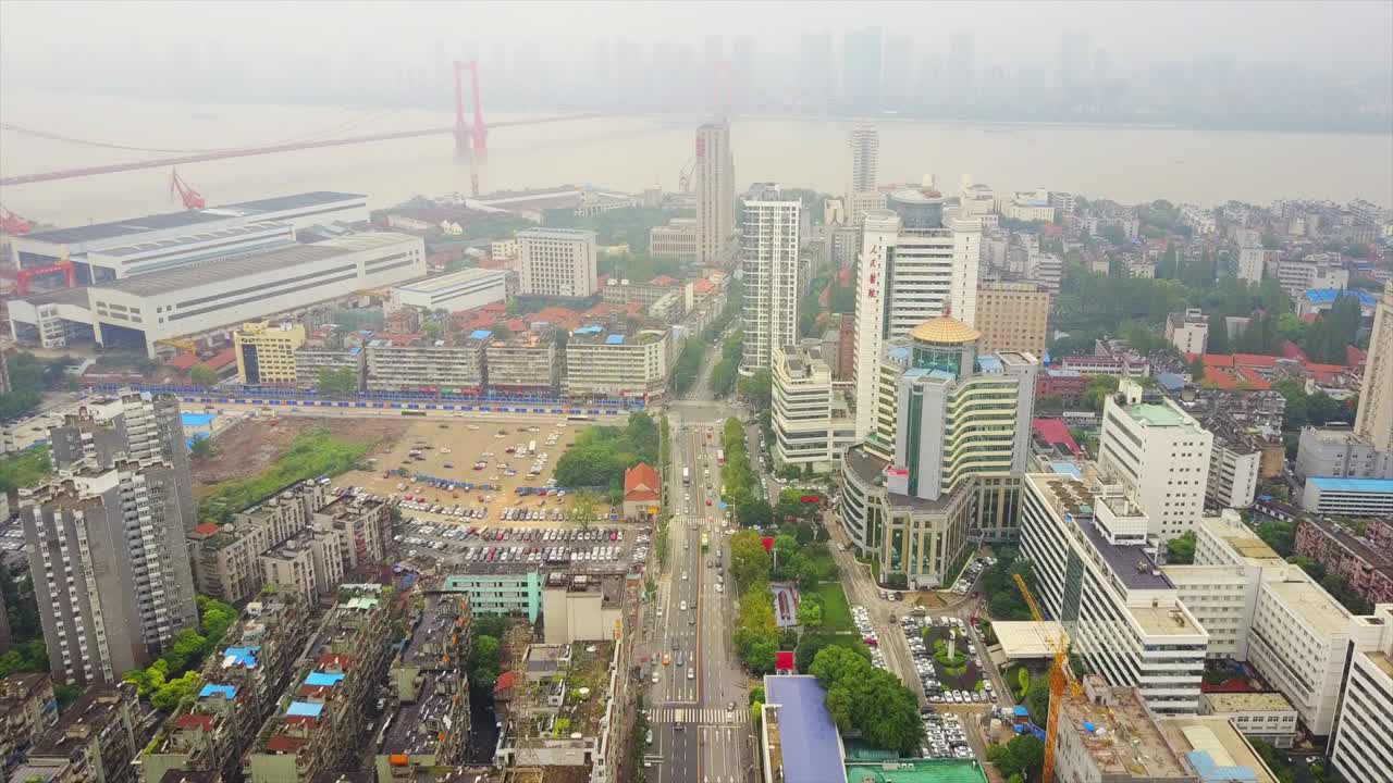 우한 시내 풍경 강변 산업 공중 파노라마 4k 중국