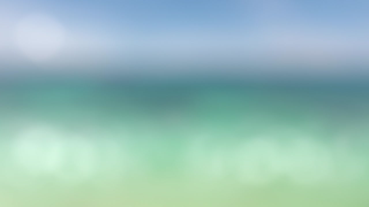 파란 해변 배경에 수박과 조각의 비행