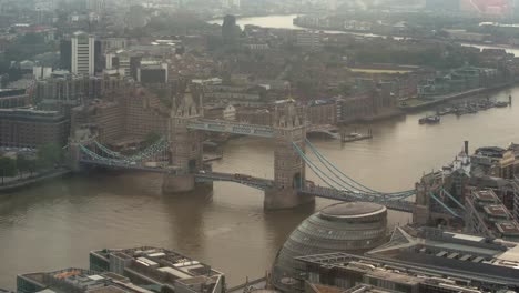 Blick-Auf-Die-Tower-Bridge-00