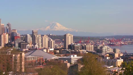 Panning-shot-of-the-Seattle-skyline-on-a-beautiful-clear-day