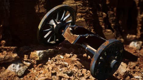 Pistola-Histórica-Antigua-En-El-Cañón-De-Piedra