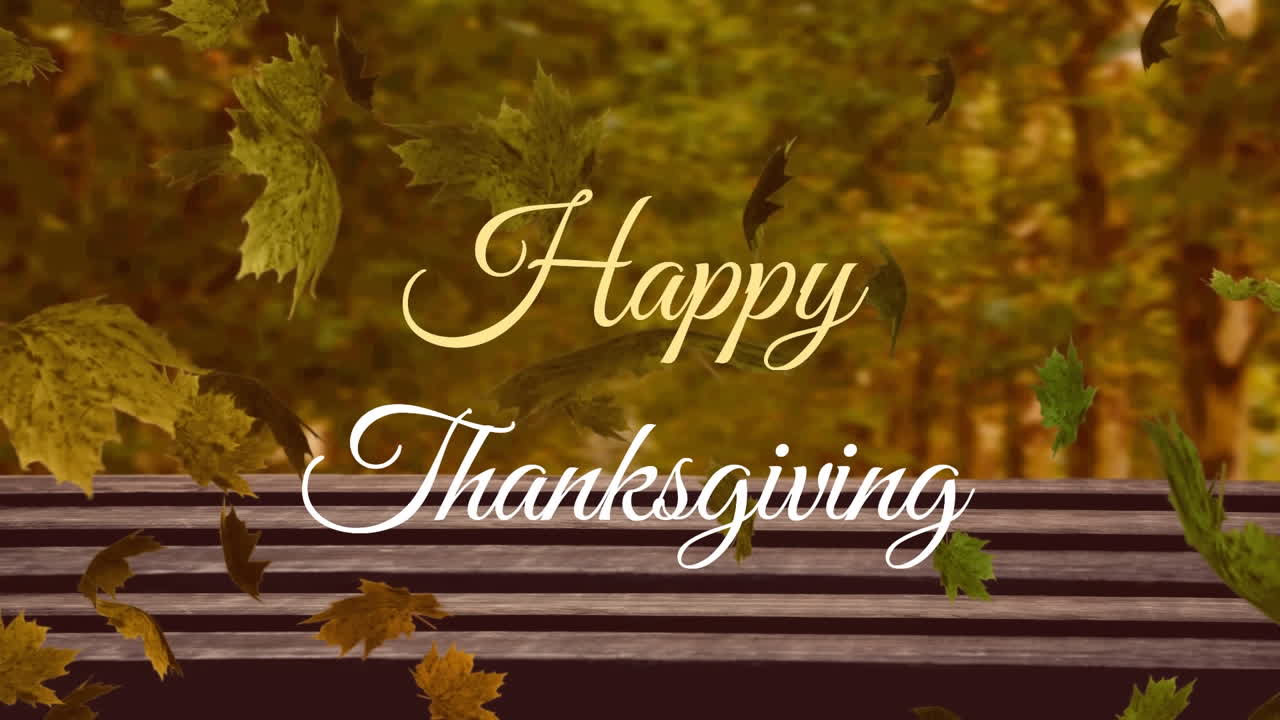 Animazione del testo "Happy Thanksgiving" e foglie d'acero che fluttuano contro una panchina vuota in un parco forestale