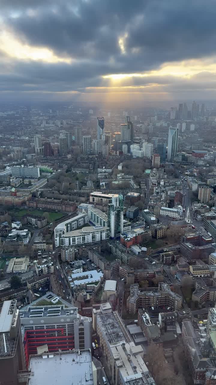 Vista aerea di Londra all'alba