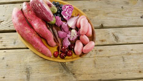 Various-vegetable-in-wooden-tray-4k