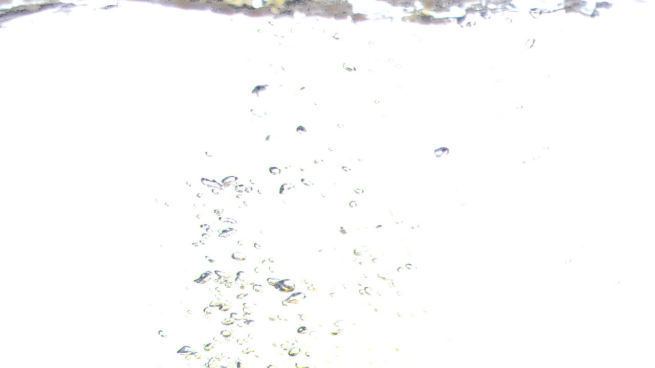 пузырьки под водой в супер медленном движении