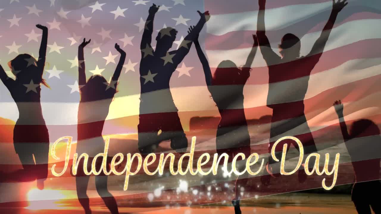 해변에 있는 친구들과 미국  ⁇ 발과 7월 4일의 독립기념일 문자.