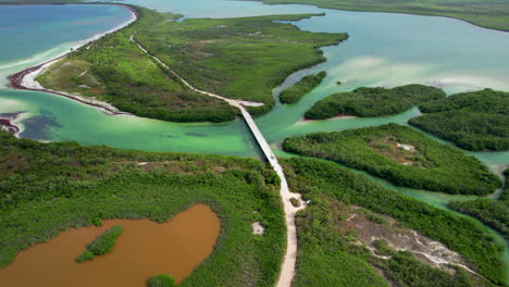 Drone-Sobre-Tulum-México-Principal-Atracción-Turística-Reserva-De-La-Biosfera-De-Sian-Ka&#39;an,-Imágenes-Aéreas-Del-Estado-Mexicano-De-Quintana-Roo