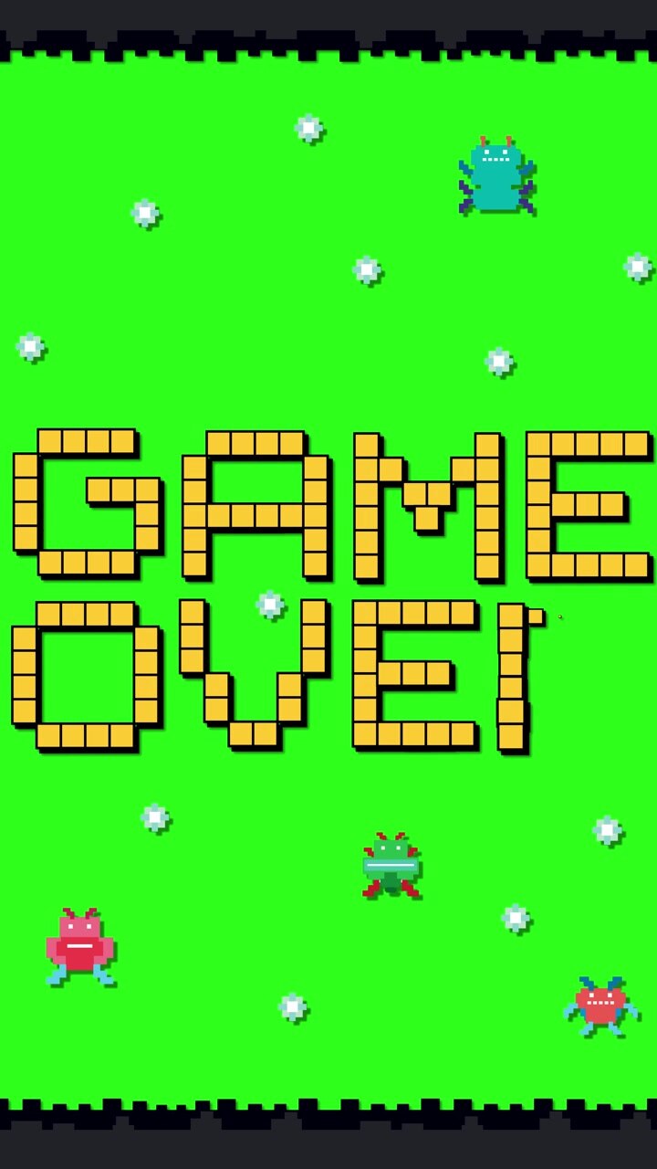 Lettere gialle a blocchi formano il testo Game Over su uno sfondo verde con mostri pixelati fluttuanti