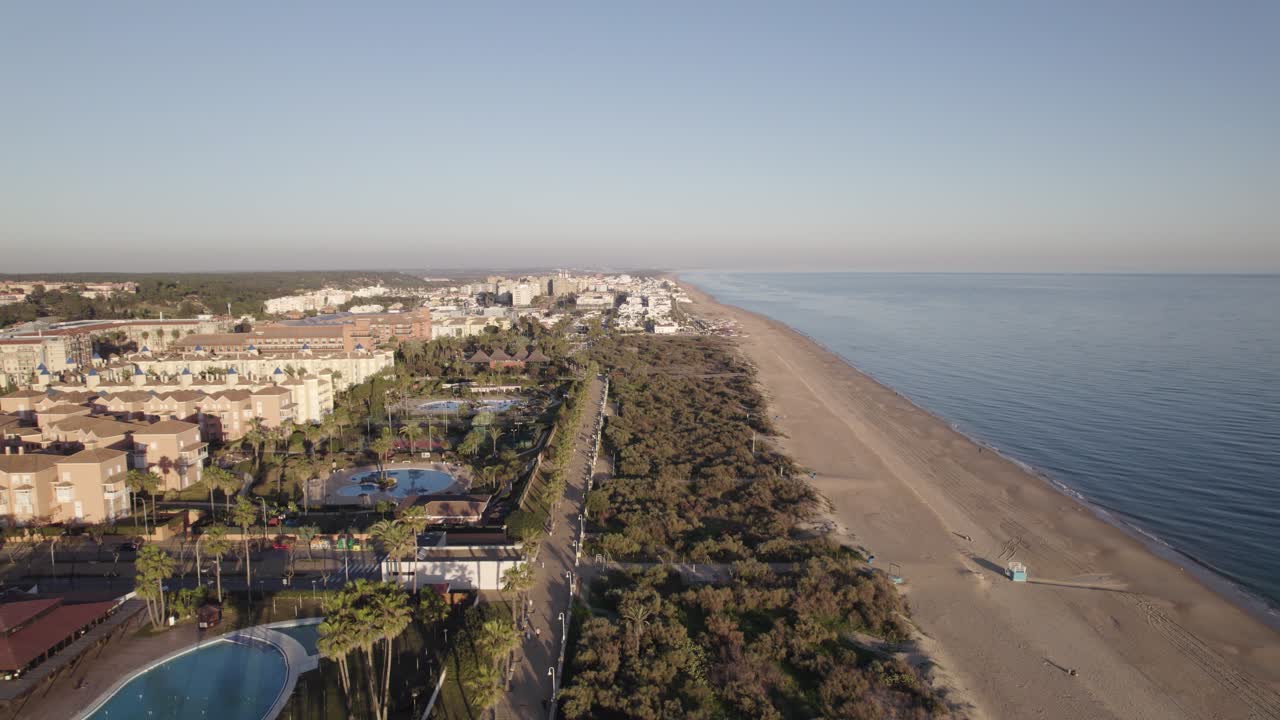 ciudad turística de islantilla con playa de bandera azul, costa de la luz