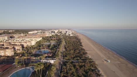 Ciudad-Turística-De-Islantilla-Con-Playa-De-Bandera-Azul,-Costa-De-La-Luz