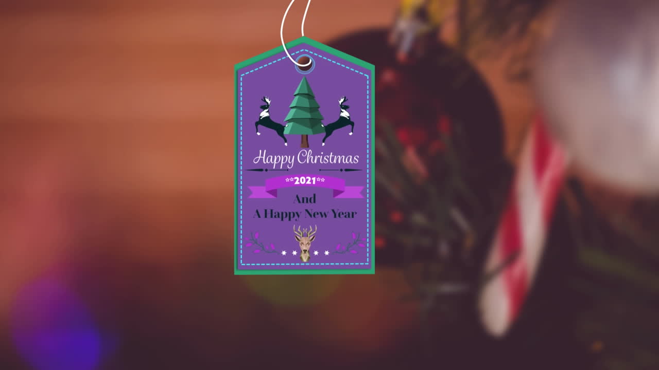 animación de feliz año nuevo y banner de texto de navidad en primer plano del árbol de navidad decorado