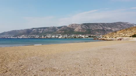 Luftaufnahme-Blaues-Meer-Leerer-Strand